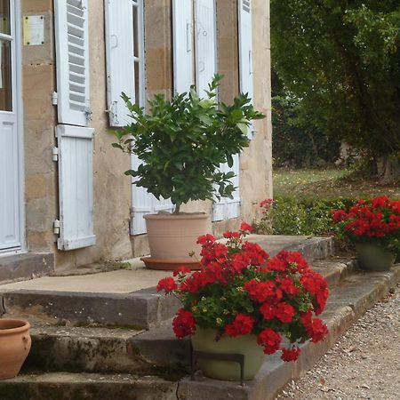 Chateau De Clusors Bed & Breakfast Saint-Menoux Exterior photo