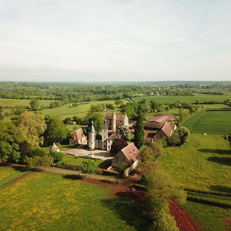 Chateau De Clusors Bed & Breakfast Saint-Menoux Exterior photo