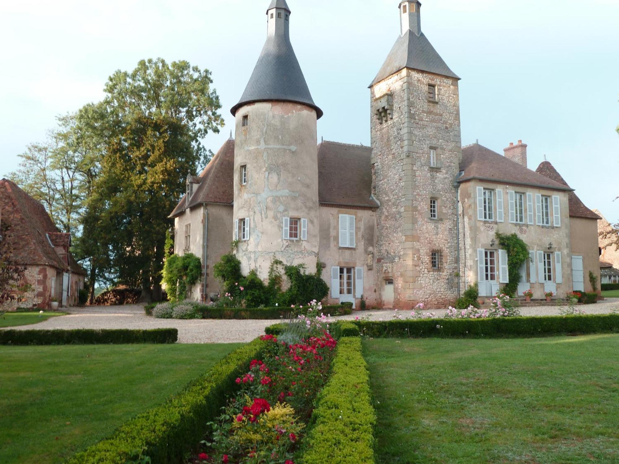 Chateau De Clusors Bed & Breakfast Saint-Menoux Exterior photo