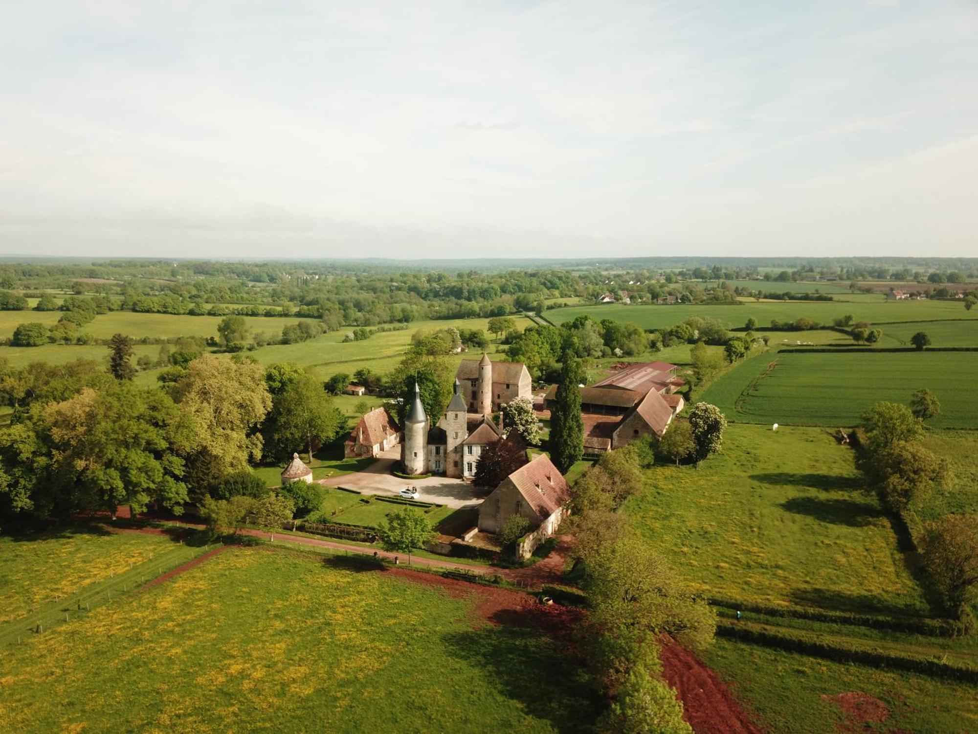 Chateau De Clusors Saint-Menoux Exterior photo